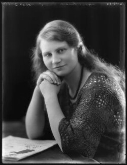 Hon. Sarah Hoos
by Bassano, 1922 2